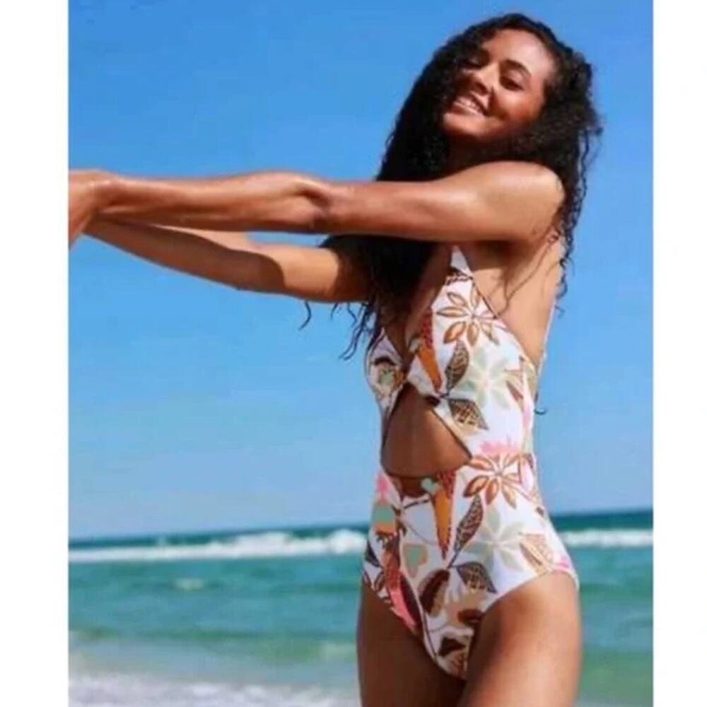 NEW Aerie Twist Front Floral Leaf Cut Out One Piece Swimsuit Size Small - Picture 12 of 12